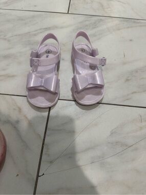 💜 Cat & Jack Girls Purple Bow Jelly Sandals Size 9 Velcro Summer Shoes 💜
